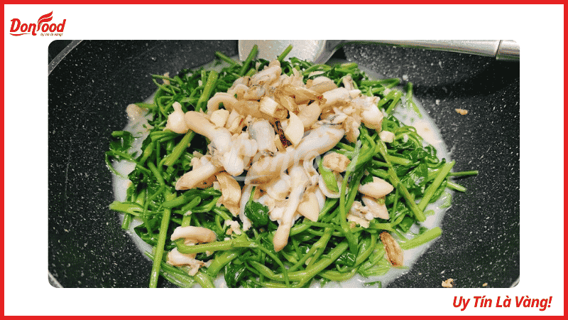 ốc móng tay xào rau muống