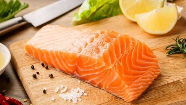 6 sai lầm khi ăn cá hồi làm mất sạch dinh dưỡng - 2