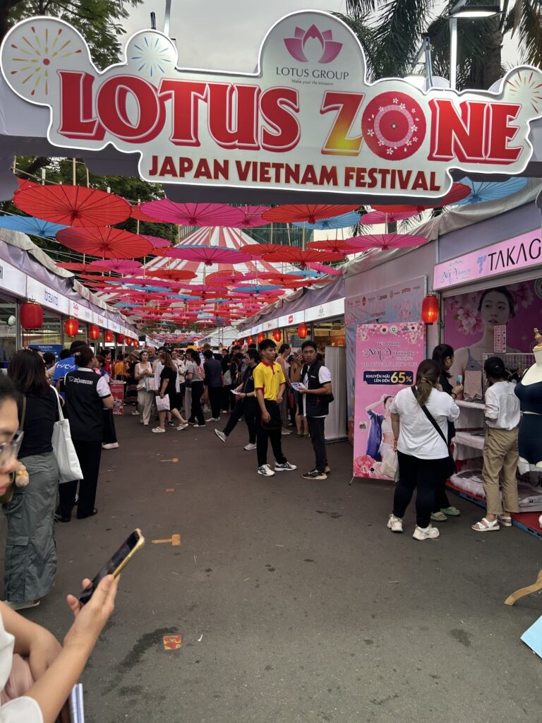 Gian hàng DonFood Chào Xuân 2026 tại Công viên 23/9 Hồ Chí Minh